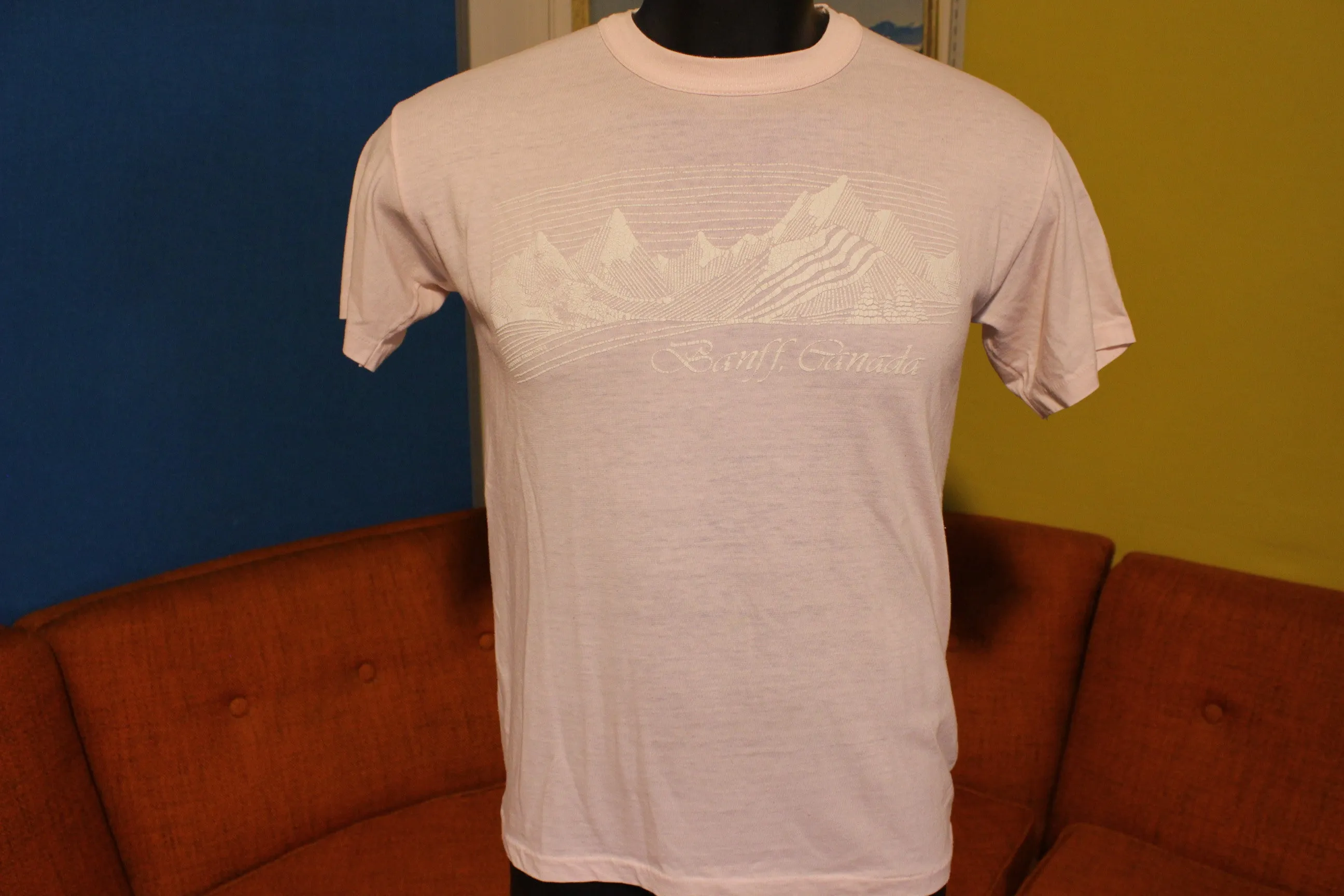 Banff Canada Vintage Pink Ski Snowboarding Mountain Slope T-Shirt 80's Tee