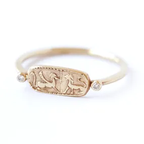 Signet Ring Women - Gold Lions Ring