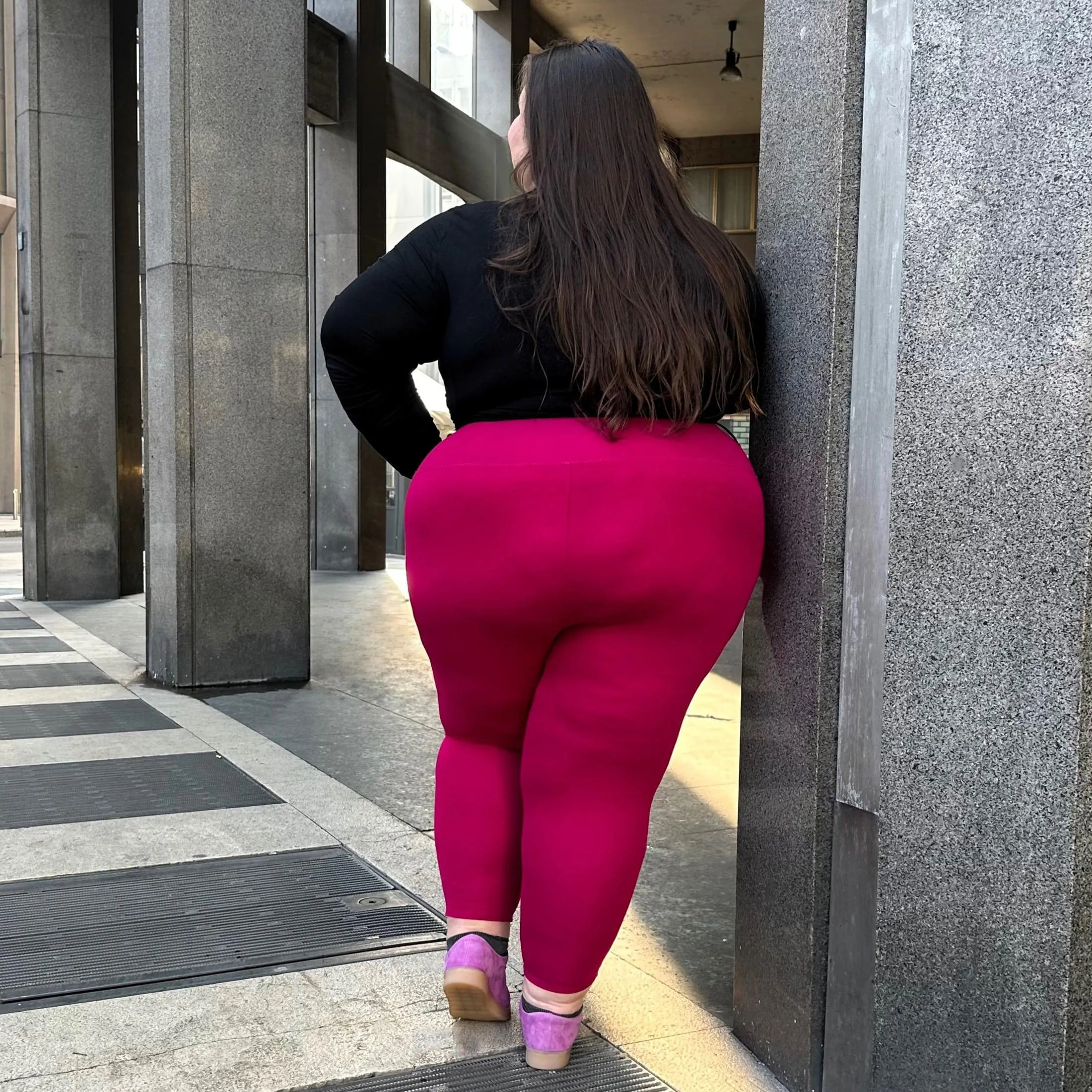 Squat Proof Short Leggings - Raspberry Pie